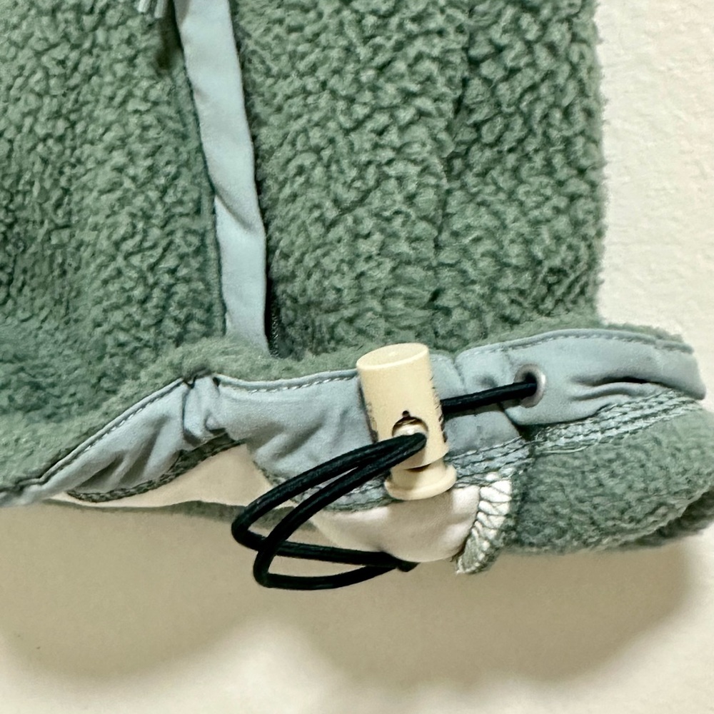 The North Face Women's Cragmont Fleece Vest - Picture 3 of 4